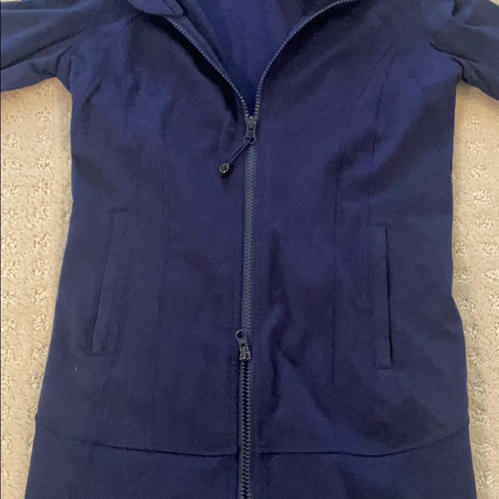 Lululemon Size 4 Women’s Hoodie/jacket w/ pockets